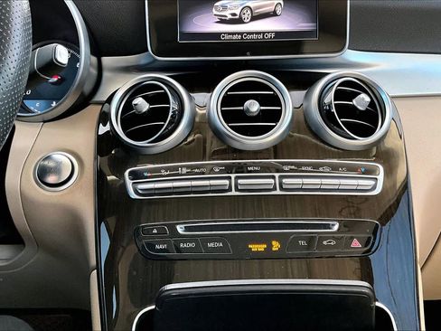 Used 2019 Mercedes-Benz GLC 300 image 34