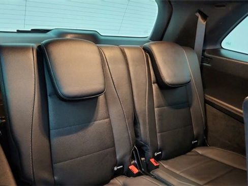 Used 2025 Mercedes-Benz GLS 450 4MATIC image 28