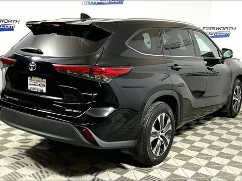 Used 2021 Toyota Highlander XLE image 9