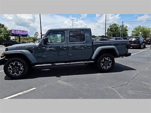 New 2025 Jeep Gladiator Sport w/ Premium Package image 25