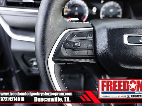 Used 2024 Jeep Grand Cherokee Altitude image 24