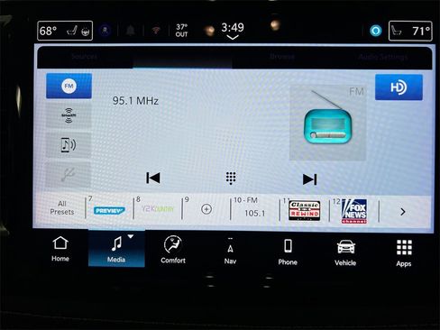 Used 2024 Chrysler Pacifica Limited image 14