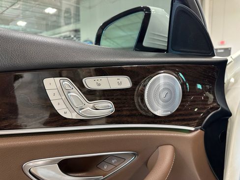 Used 2019 Mercedes-Benz E 300 image 10