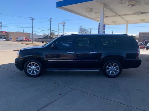 Used 2009 GMC Yukon XL Denali image 4