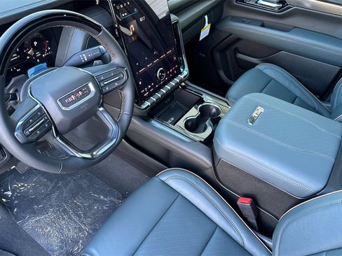 New 2026 GMC Yukon XL AT4 w/ AT4 Premium Plus Package image 8