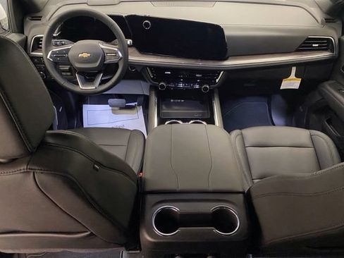New 2026 Chevrolet Suburban LT w/ Comfort Package AWD/4WD image 33