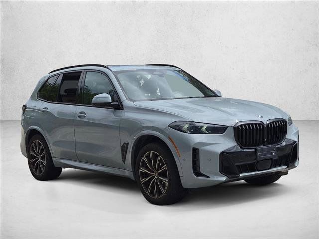 Used 2024 BMW X5 xDrive40i w/ M Sport Package AWD/4WD image 4
