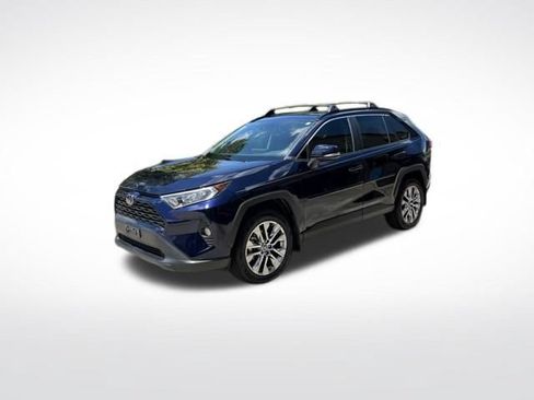 Used 2019 Toyota RAV4 XLE Premium FWD image 7
