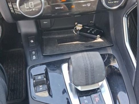 Used 2021 Jaguar E-PACE SE AWD/4WD image 4