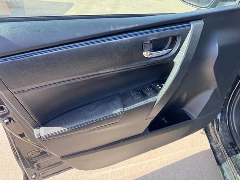 Used 2019 Toyota Corolla XSE image 17