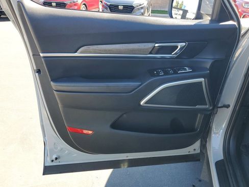 Used 2022 Kia Telluride EX w/ EX Premium Package image 23