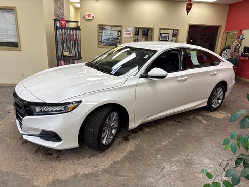 Used 2021 Honda Accord LX image 3