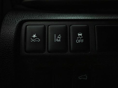 Used 2024 Mitsubishi Eclipse Cross SE image 25