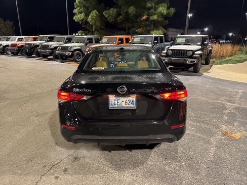 Used 2021 Nissan Sentra SV w/ SV Premium Package image 3
