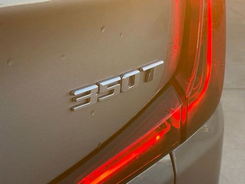 Used 2024 Cadillac XT4 Premium Luxury image 9