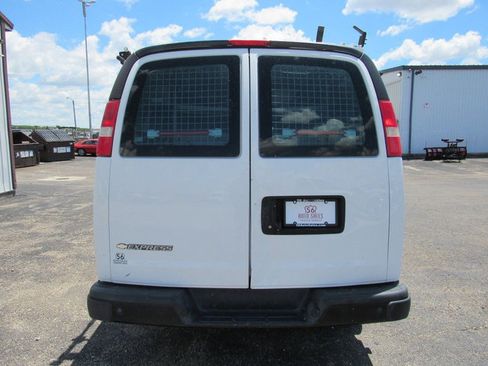 Used 2018 Chevrolet Express 2500 w/ Driver Convenience Package RWD image 4