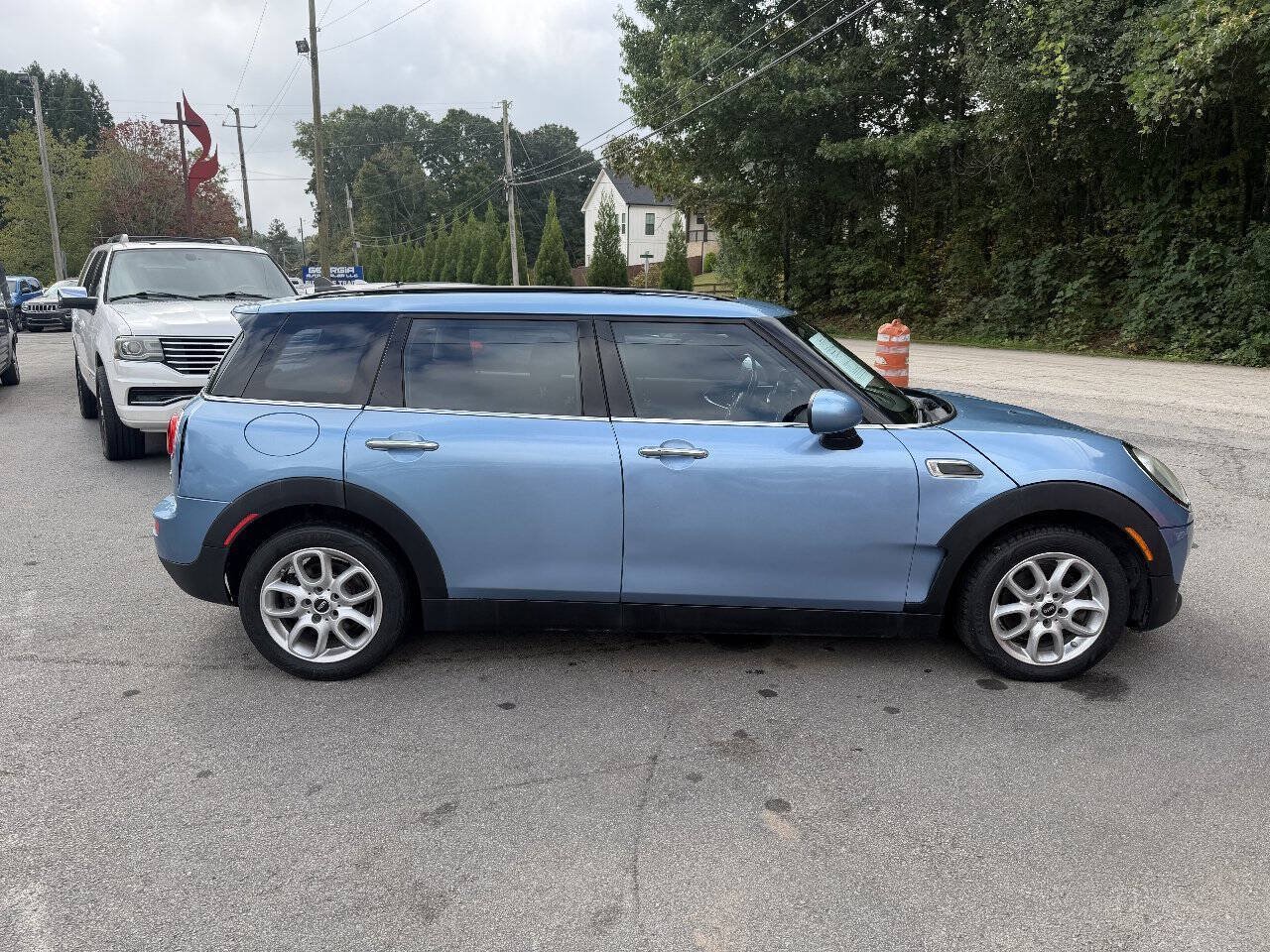 Used 2016 MINI Cooper Clubman FWD image 4