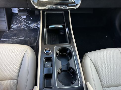 New 2026 Lincoln Corsair Premiere image 14