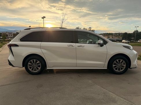 Used 2023 Toyota Sienna XLE w/ XLE Plus Package AWD/4WD image 10