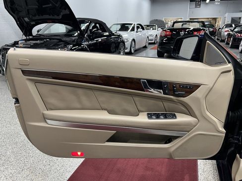 Used 2011 Mercedes-Benz E 550 E 550 w/ Premium 2 Pkg image 19