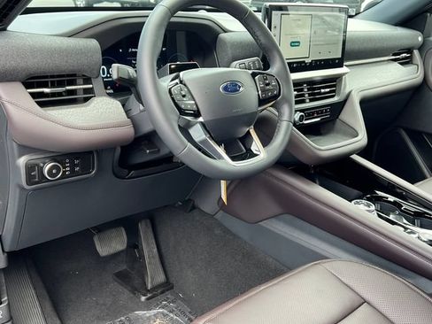 New 2026 Ford Explorer Platinum w/ LUX Leather Package AWD/4WD image 19