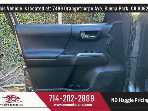 Used 2022 Toyota Tacoma TRD Off-Road image 42