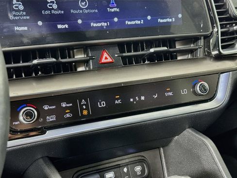 Used 2025 Kia Sportage EX w/ Premium Package FWD image 16