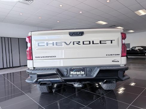 Used 2023 Chevrolet Silverado 1500 Custom Trail Boss w/ LPO, Dark Essentials Package AWD/4WD image 13
