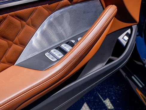 Used 2025 BMW M8 Competition AWD/4WD image 24