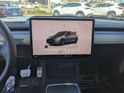 Used 2022 Tesla Model Y Performance image 21