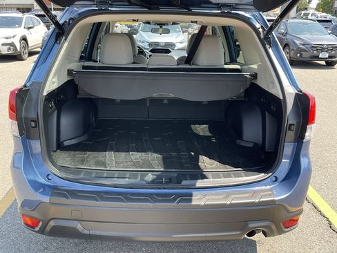 Used 2023 Subaru Forester Premium AWD/4WD image 9