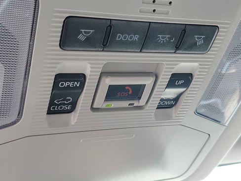 Used 2022 Toyota RAV4 Limited image 32