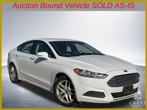 Used 2014 Ford Fusion SE image 1