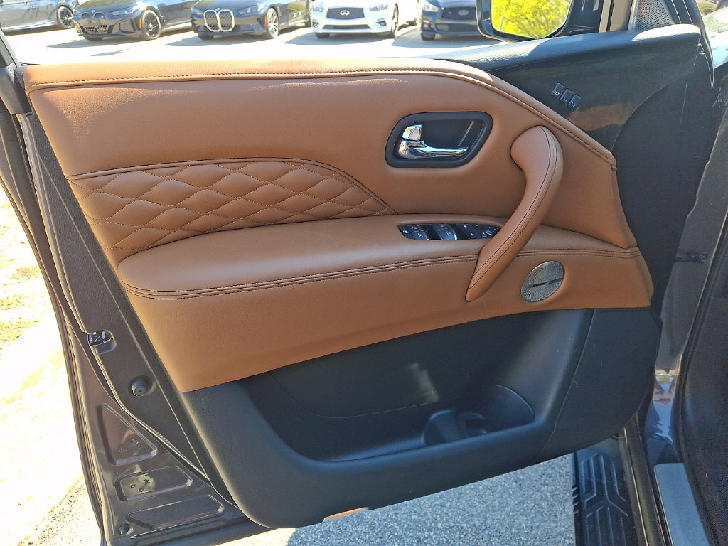 Used 2023 INFINITI QX80 Sensory w/ Cargo Package AWD/4WD image 12
