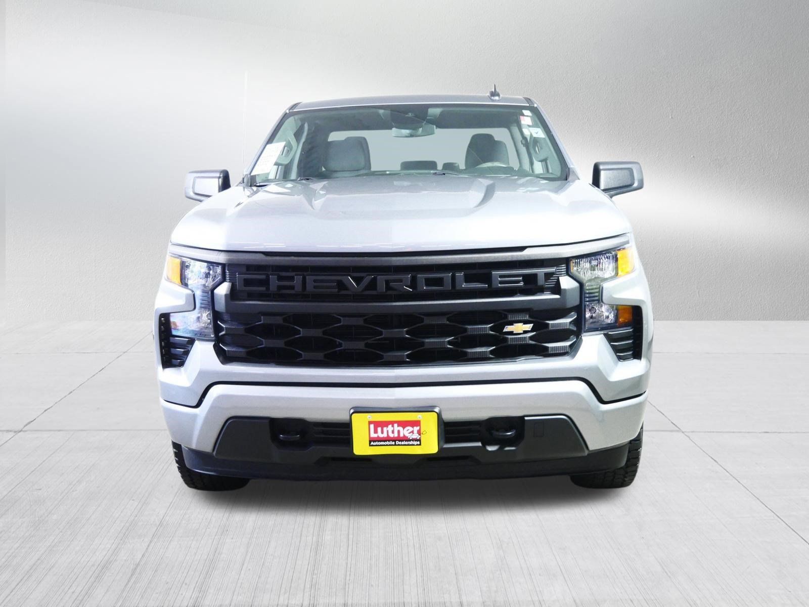 Used 2023 Chevrolet Silverado 1500 Custom AWD/4WD image 2