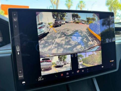 Used 2022 Tesla Model S AWD/4WD image 18