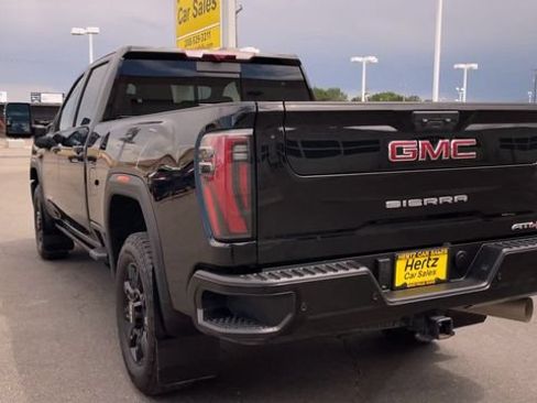 Used 2025 GMC Sierra 3500 AT4 w/ AT4 Premium Plus Package AWD/4WD image 8