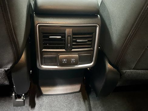 Used 2020 Subaru Forester Premium AWD/4WD image 26
