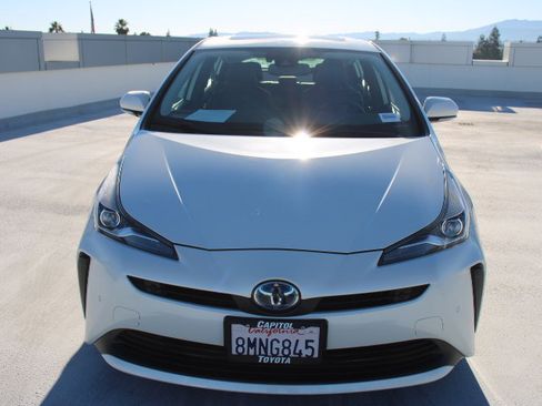 Used 2019 Toyota Prius XLE image 7
