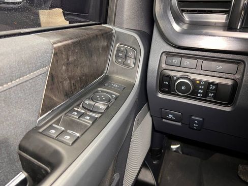 Used 2024 Ford F350 Lariat w/ Lariat Ultimate Package image 6