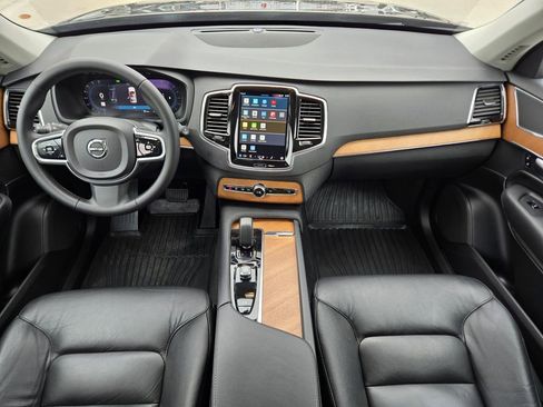 Used 2023 Volvo XC90 B6 Plus image 16