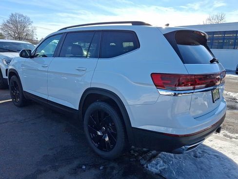 New 2026 Volkswagen Atlas SE image 3