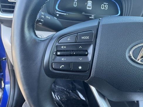 Used 2024 Hyundai Venue SEL image 15