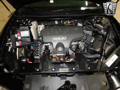 Used 2002 Chevrolet Monte Carlo SS w/ Pace Car Replica Pkg image 8