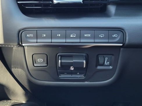 Certified 2024 Cadillac Escalade Sport Platinum w/ LPO, ONYX Package AWD/4WD image 21