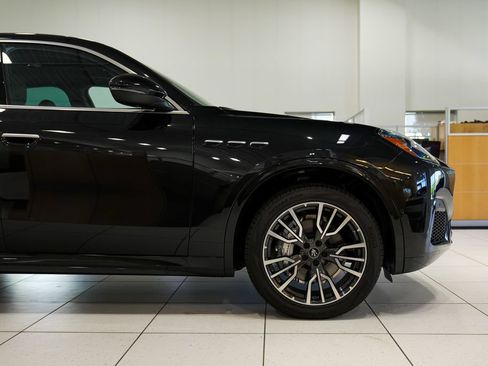 Used 2025 Maserati Grecale GT AWD/4WD image 19