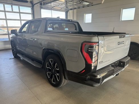Used 2024 GMC Sierra EV Denali image 4