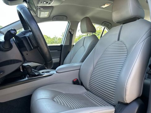 Used 2023 Toyota Camry SE FWD image 25
