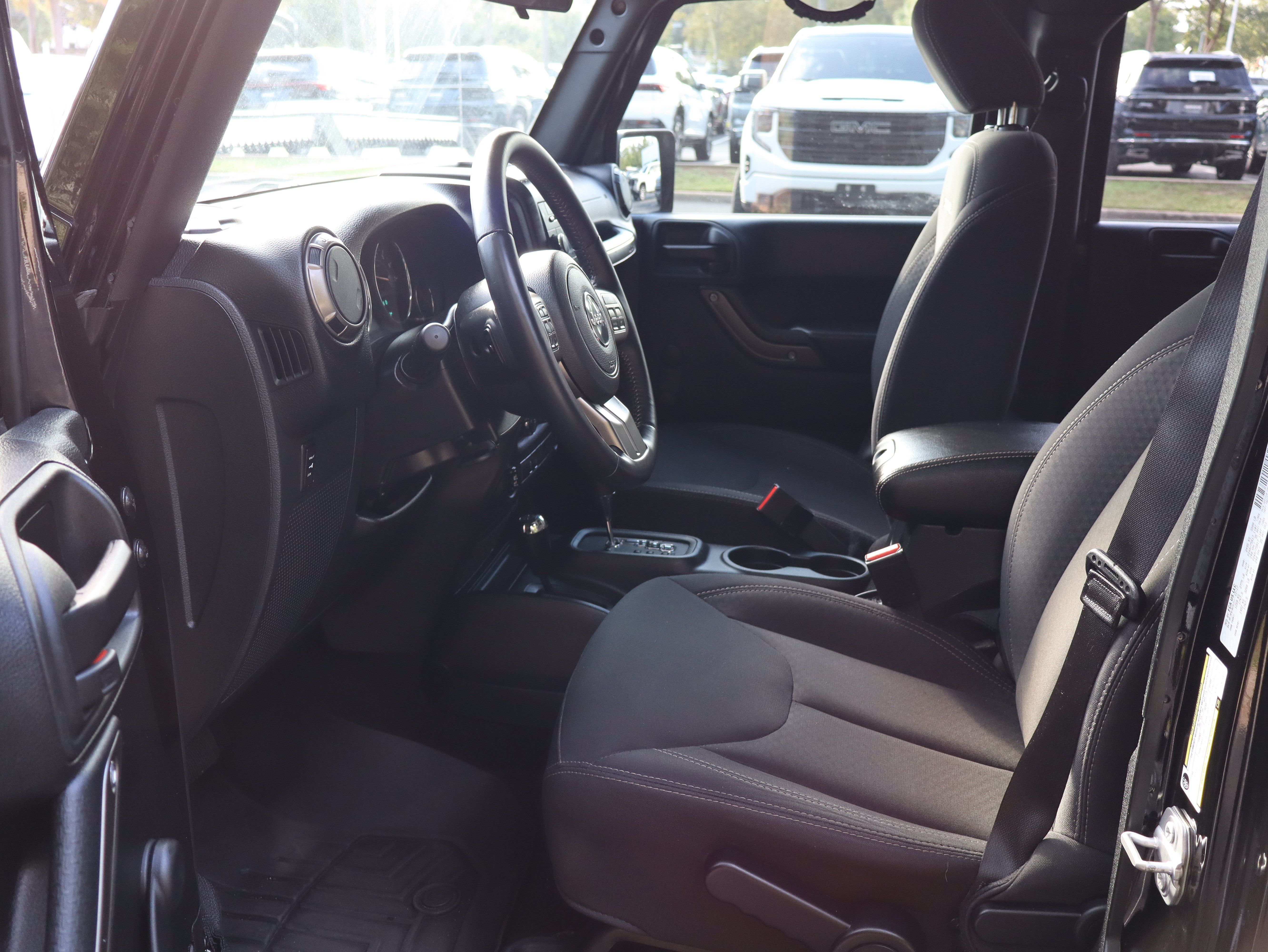 Used 2018 Jeep Wrangler Unlimited Sport AWD/4WD image 25