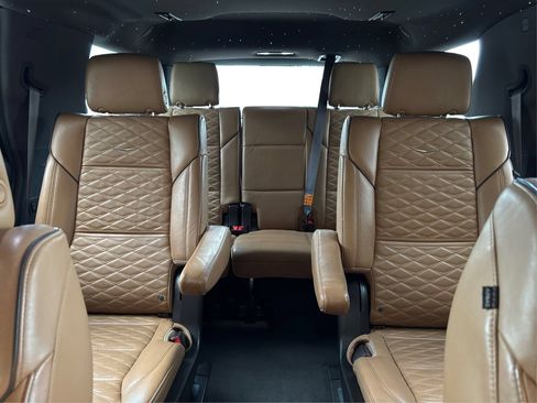 Used 2023 Cadillac Escalade Sport w/ LPO, ONYX Package AWD/4WD image 17
